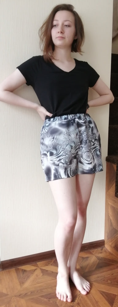 Minimalistic Shorts/ Hot-Pants with Elasticated Waistband