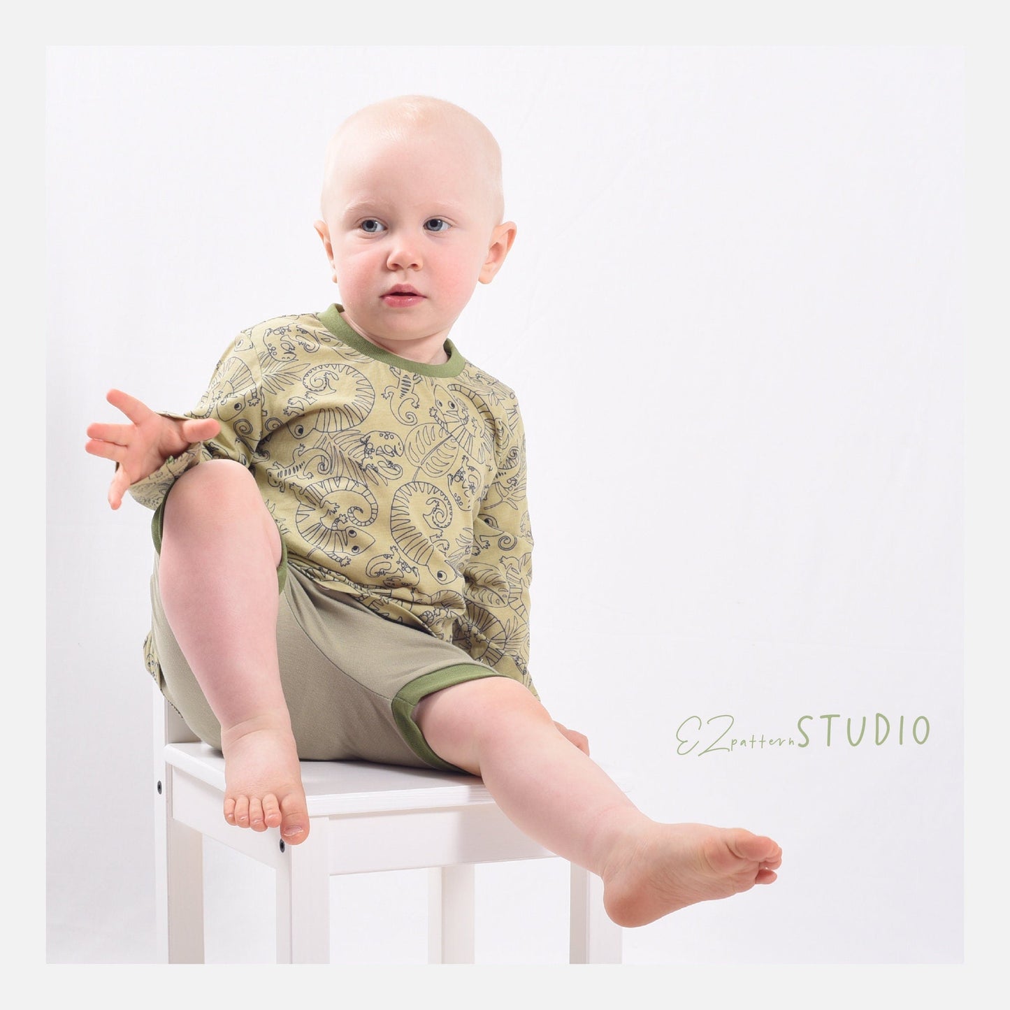 for Kids: Shorts with Elasticated Waist and Cuffs