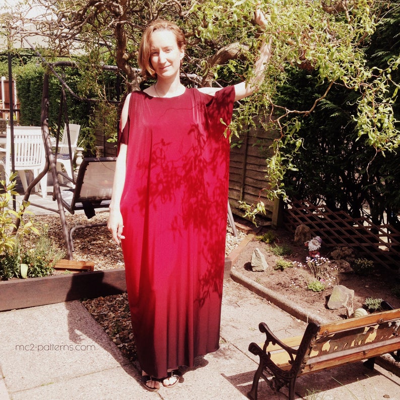 Loose-Fit Cold-Shoulder ONE-SIZE Caftan Dress / mc2-2005