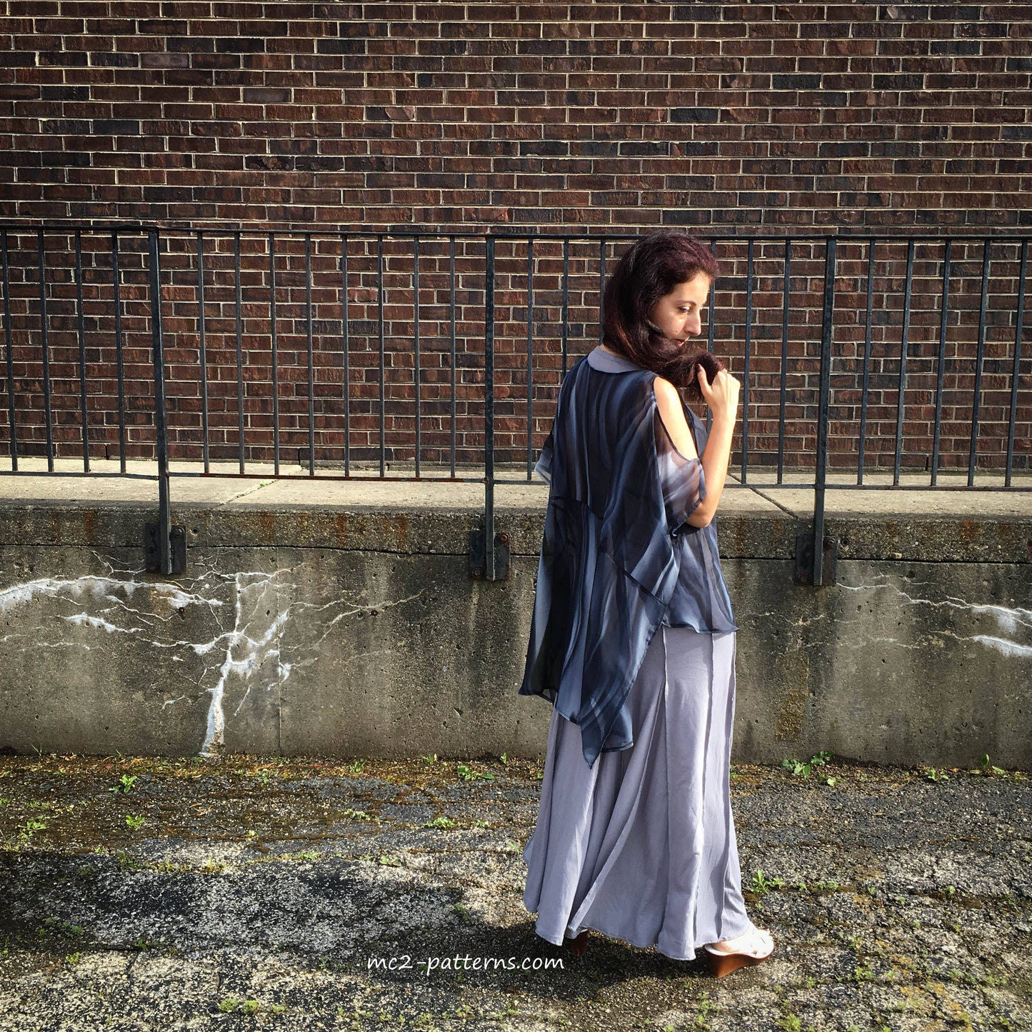 Loose-Fit Cold-Shoulder ONE-SIZE Caftan Dress / mc2-2005