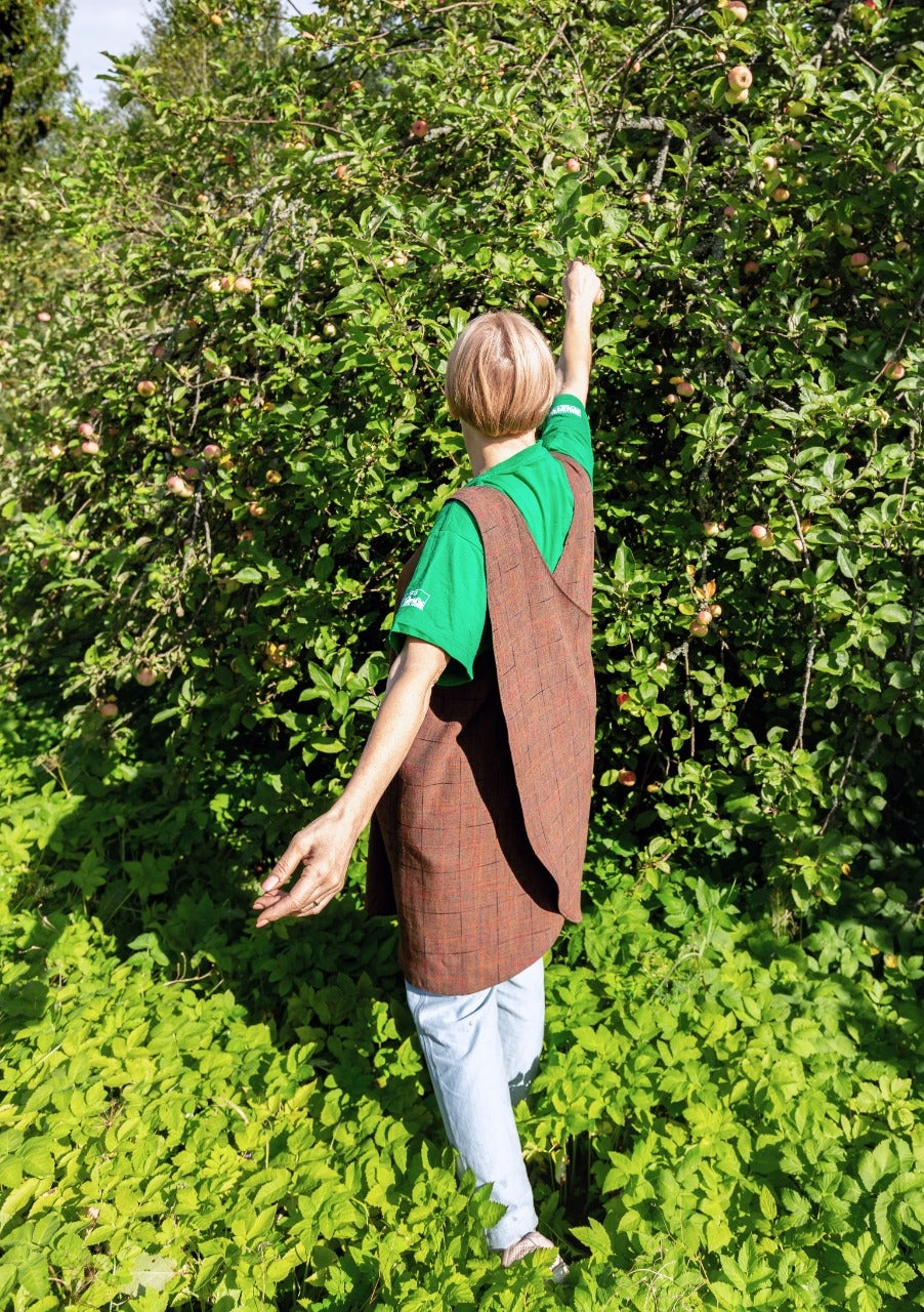 Japanese-style A-line Cross-back Apron with Side Seams & Pockets